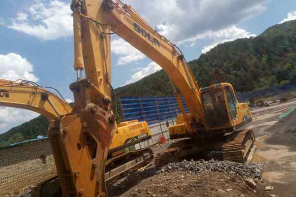 山西出售转让二手8000小时2014年临工LG6300E挖掘机
