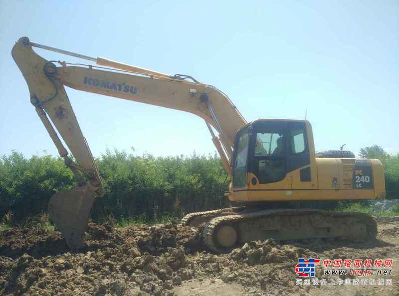 陕西出售转让二手5137小时2012年小松PC220挖掘机