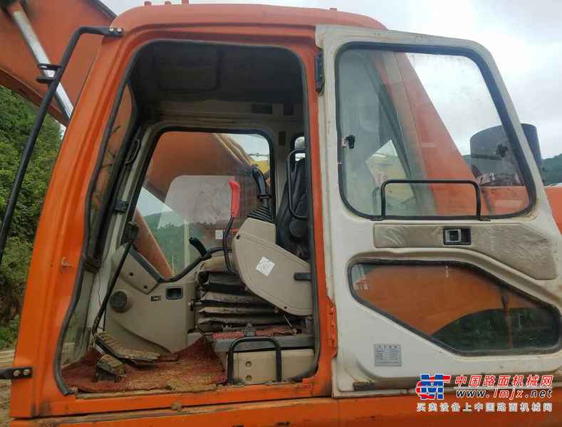 贵州出售转让二手8600小时2009年斗山DH220挖掘机