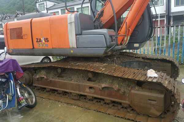 贵州出售转让二手8800小时2010年日立ZX200挖掘机