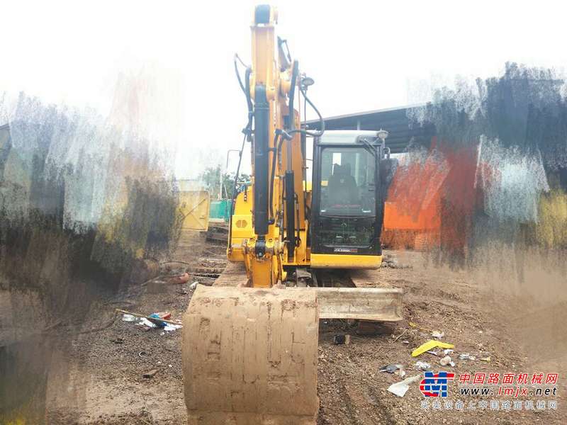 云南出售转让二手6207小时2014年JCBJS85挖掘机