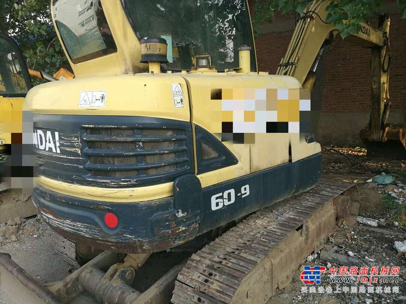 河南出售转让二手7680小时2010年现代R60挖掘机