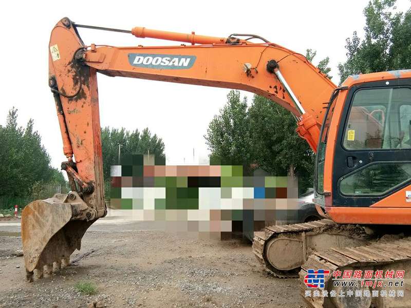 山东出售转让二手8000小时2011年斗山DH215挖掘机