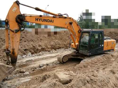山东出售转让二手6500小时2011年现代R225挖掘机