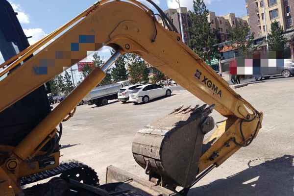 内蒙古出售转让二手6000小时2012年厦工XG808挖掘机
