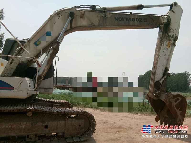山东出售转让二手5000小时2011年中联重科ZE230E挖掘机