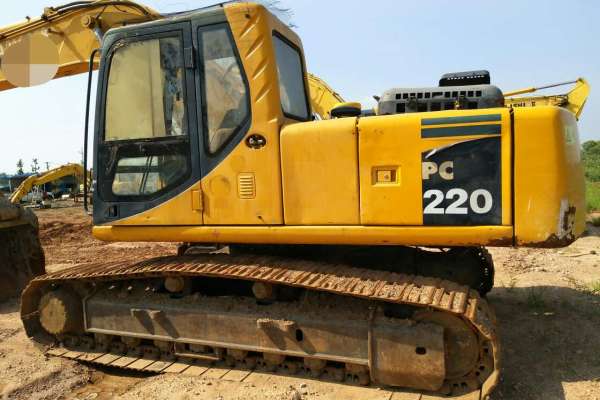 山东出售转让二手7000小时2007年小松PC220挖掘机