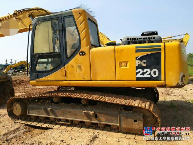 山东出售转让二手7000小时2007年小松PC220挖掘机