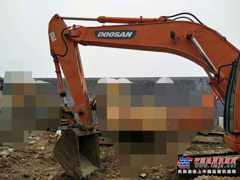 山东出售转让二手9000小时2009年斗山DH220LC挖掘机
