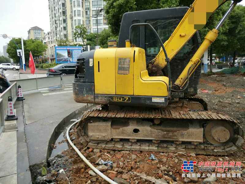 安徽出售转让二手8000小时2011年现代R80挖掘机
