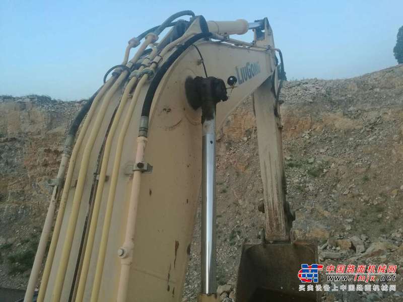 山东出售转让二手7998小时2012年柳工CLG927挖掘机