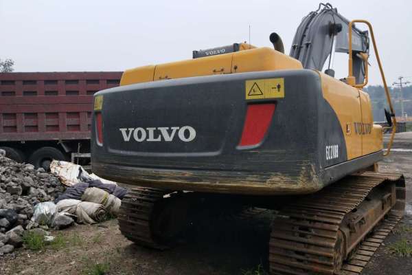 河北出售转让二手8000小时2010年沃尔沃EC210B挖掘机