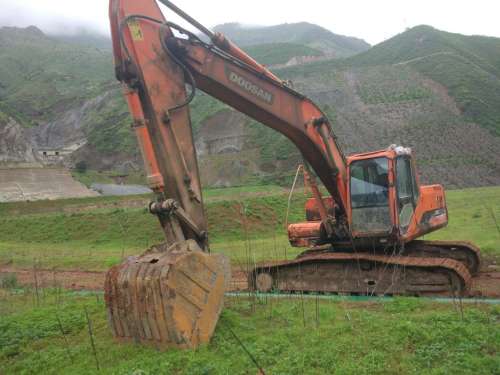 云南出售转让二手10000小时2007年斗山DH225LC挖掘机