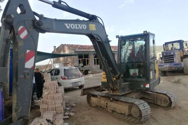 山西出售转让二手4000小时2012年沃尔沃EC60C挖掘机