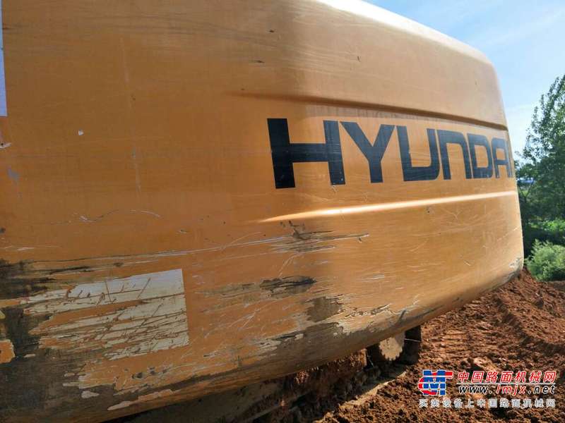 贵州出售转让二手5100小时2012年现代R215挖掘机