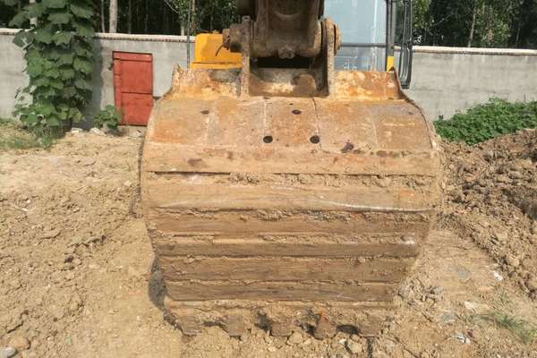 山东出售转让二手2100小时2011年三一重工SY235C挖掘机
