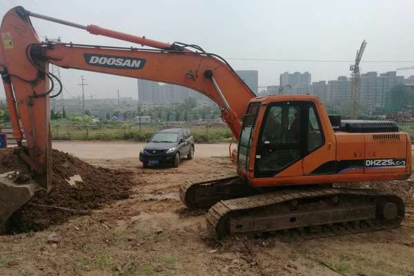 山东出售转让二手8972小时2010年斗山DH225LC挖掘机
