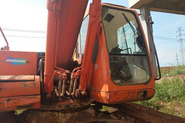 江西出售转让二手8000小时2009年斗山DH258LC挖掘机