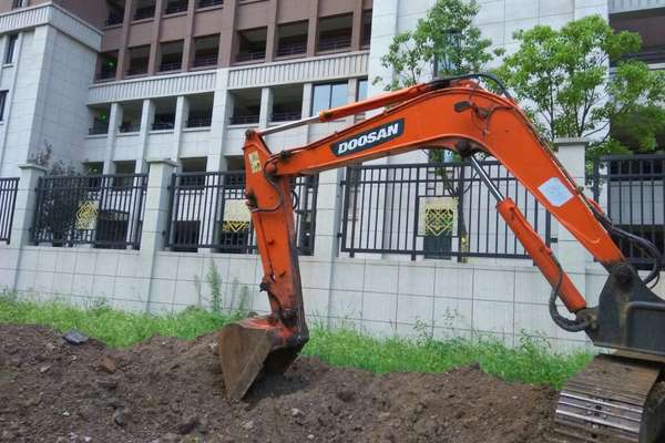 安徽出售转让二手8000小时2010年斗山DH60挖掘机