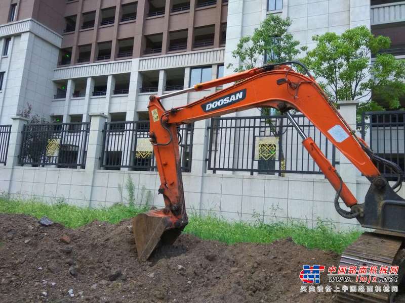 安徽出售转让二手8000小时2010年斗山DH60挖掘机