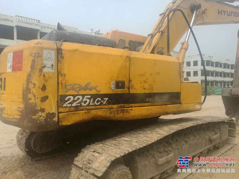 山东出售转让二手9637小时2007年现代R225LC挖掘机