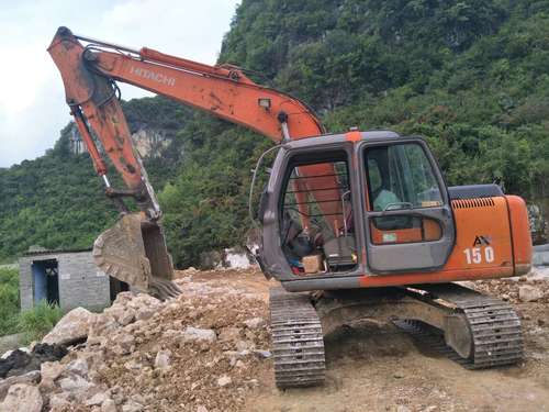 贵州出售转让二手7400小时2013年日立ZX130H挖掘机