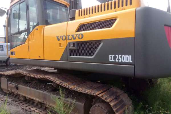 黑龙江出售转让二手3000小时2015年沃尔沃EC250DL挖掘机