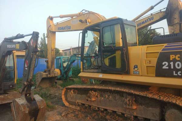 山东出售转让二手6500小时2013年小松PC210挖掘机
