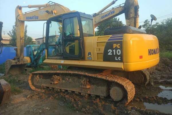 山东出售转让二手6500小时2013年小松PC210挖掘机