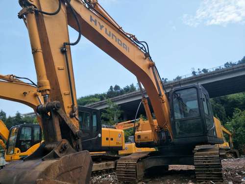 四川出售转让二手4200小时2011年现代R225LC挖掘机
