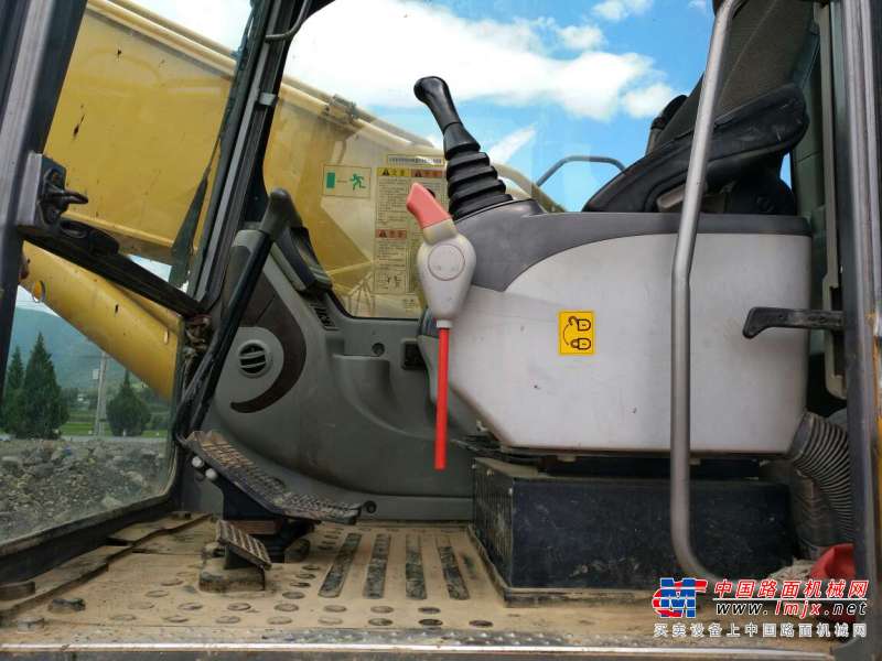 云南出售转让二手3562小时2013年中联重科ZE230E挖掘机