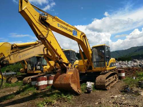 云南出售转让二手4528小时2013年中联重科ZE230E挖掘机