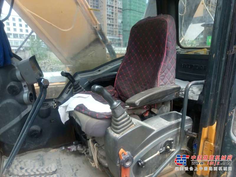 贵州出售转让二手7500小时2010年现代R275LC挖掘机