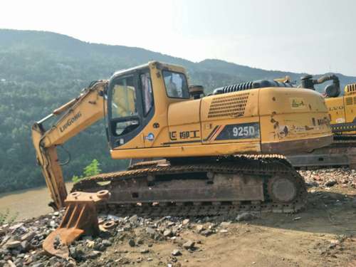 四川出售转让二手8000小时2011年柳工925D挖掘机