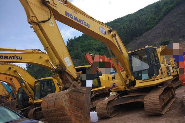 云南出售转让二手10510小时2010年小松PC220挖掘机