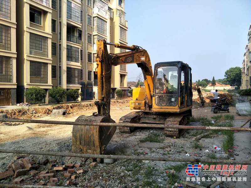 江西出售转让二手2000小时2014年福田雷沃FR80H挖掘机