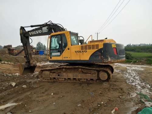 山东出售转让二手5000小时2012年沃尔沃EC240B挖掘机