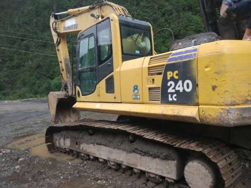 云南出售转让二手14500小时2010年小松PC240LC挖掘机