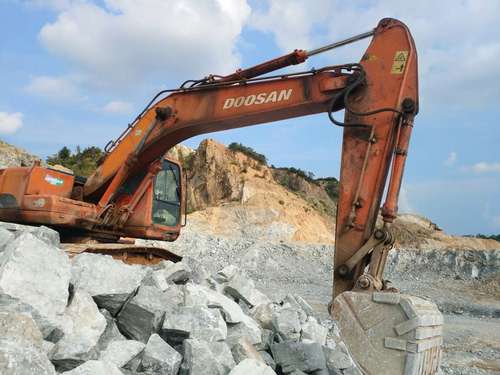 江西出售转让二手8000小时2010年斗山DH225挖掘机