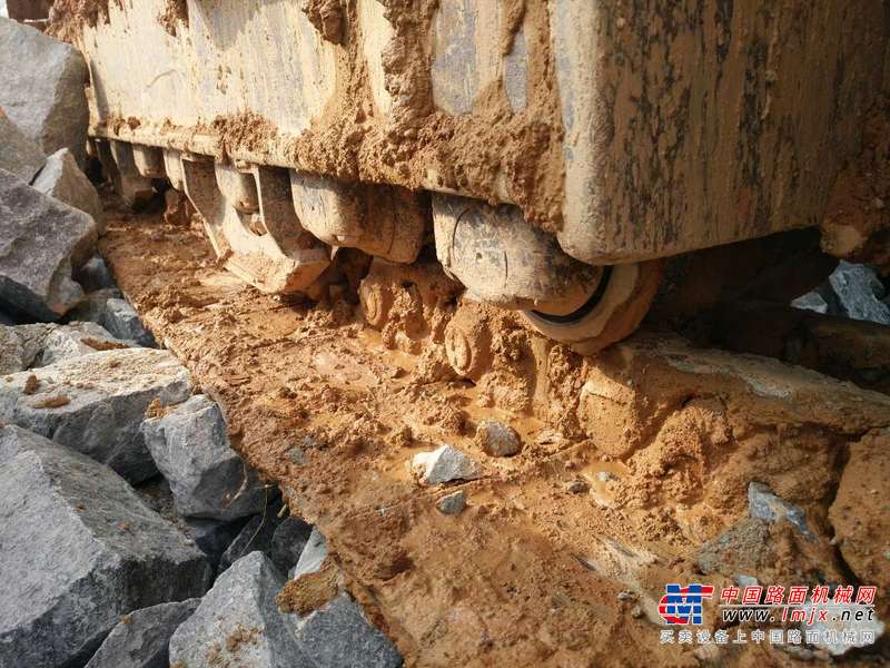 江西出售转让二手8000小时2010年斗山DH225挖掘机