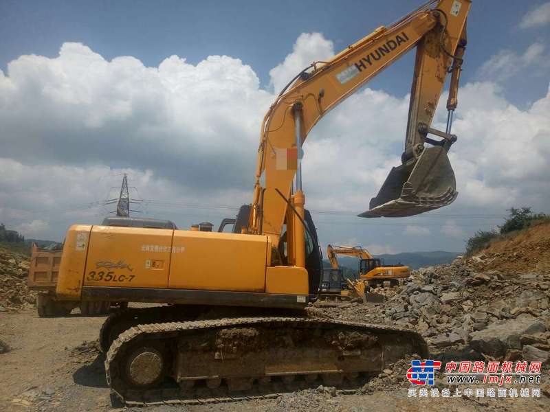 贵州出售转让二手8000小时2010年现代R305LC挖掘机
