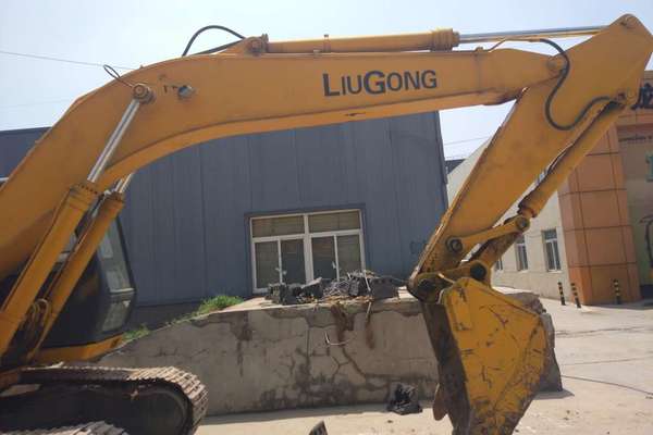 陕西出售转让二手10000小时2005年柳工CLG200挖掘机
