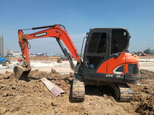 安徽出售转让二手2000小时2016年斗山DX60挖掘机