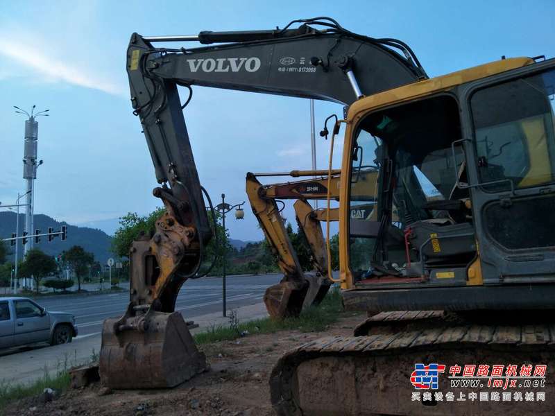 贵州出售转让二手10000小时2011年沃尔沃EC210B挖掘机