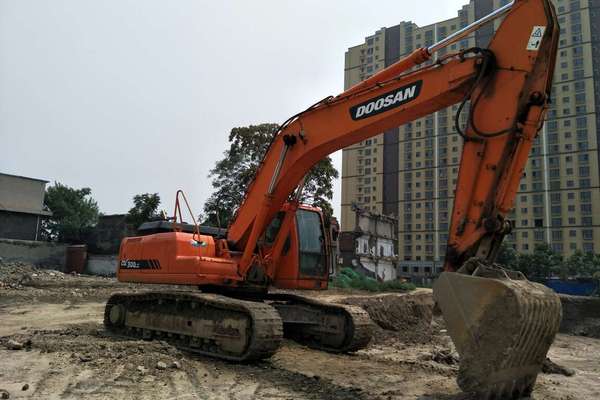 山西出售转让二手9000小时2010年斗山DH300LC挖掘机