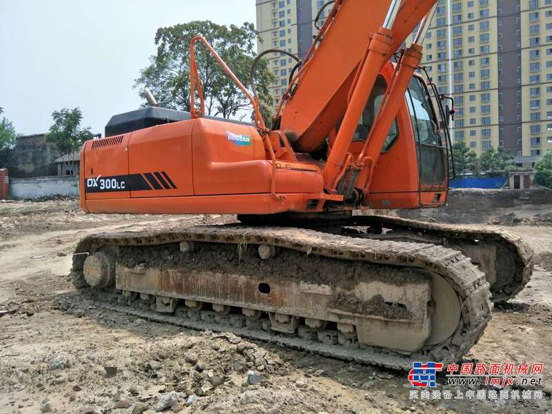 山西出售转让二手9000小时2010年斗山DH300LC挖掘机