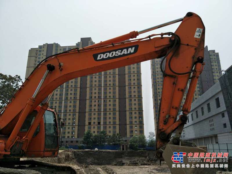 山西出售转让二手9000小时2010年斗山DH300LC挖掘机