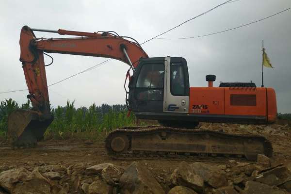 山东出售转让二手4000小时2014年日立ZX260LCH挖掘机