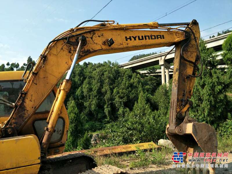 四川出售转让二手10000小时2008年现代R130挖掘机