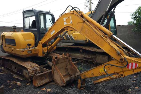 陕西出售转让二手6000小时2011年福田雷沃FR65挖掘机